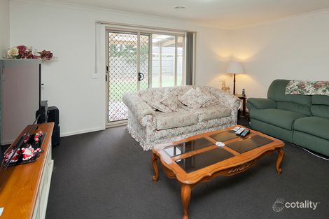 Property photo of 34 Wakenshaw Crescent Pakenham VIC 3810