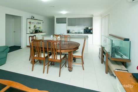 Property photo of 34 Wakenshaw Crescent Pakenham VIC 3810