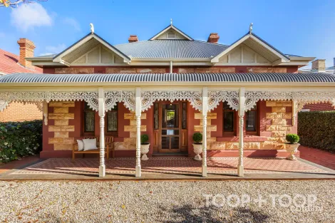 16 Cambridge Tce, Kingswood, SA 5062