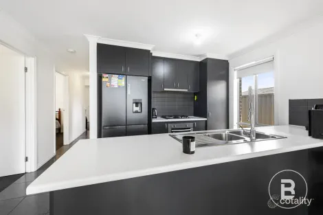 Property photo of 20 McDonald Drive Mitchell Park VIC 3355