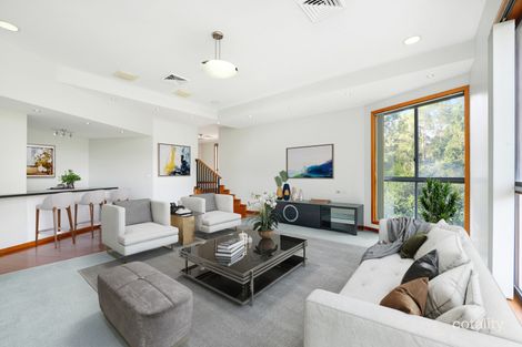 Property photo of 2 Taminga Crest Cordeaux Heights NSW 2526