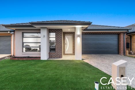 Property photo of 11 Langshan Road Clyde North VIC 3978