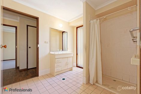Property photo of 11 Jacaranda Close Fitzgibbon QLD 4018