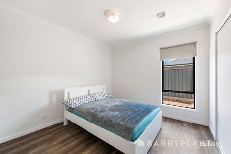 Property photo of 24 Bracknell Crescent Strathtulloh VIC 3338