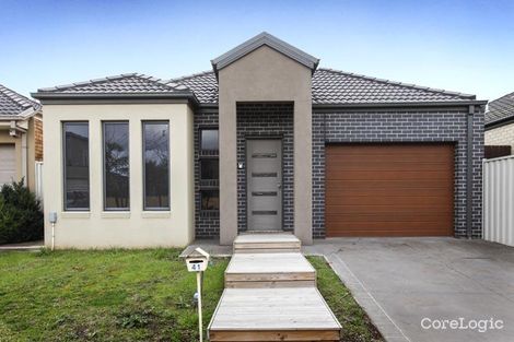 Property photo of 41 Hunts Cross Way Caroline Springs VIC 3023
