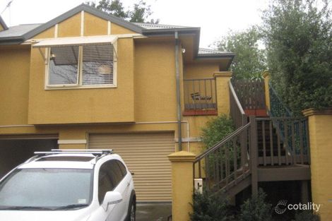 Property photo of 17 Hardwick Lane Kensington VIC 3031