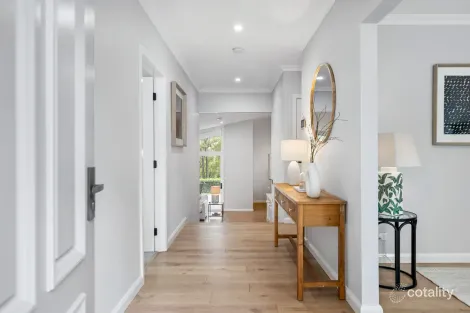 Property photo of 4 Caley Crescent Lapstone NSW 2773