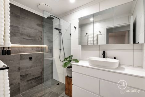 Property photo of 60 Karingal Drive Eltham North VIC 3095