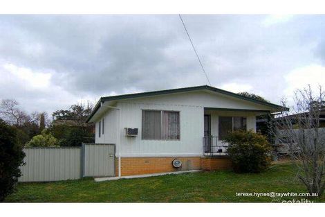 Property photo of 15 Crichton Crescent Young NSW 2594
