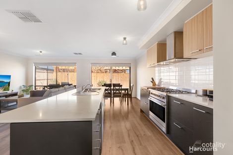 Property photo of 99 Beatrix Circuit Officer VIC 3809