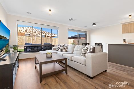 Property photo of 99 Beatrix Circuit Officer VIC 3809