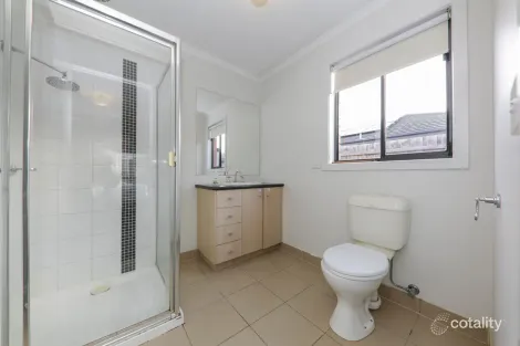Property photo of 24 Sing Crescent Berwick VIC 3806