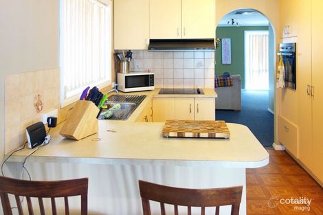 Property photo of 4 Rosella Place Mount Austin NSW 2650