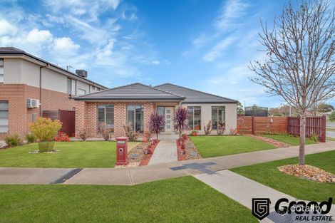 36 Chancellor Dr, Cranbourne West, VIC 3977