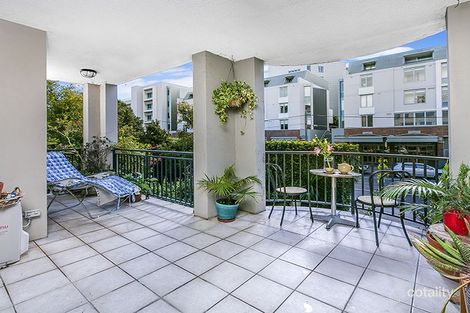 Property photo of 2/11 Sturdee Parade Dee Why NSW 2099