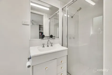 Property photo of 8/25 Federation Avenue Broadbeach QLD 4218