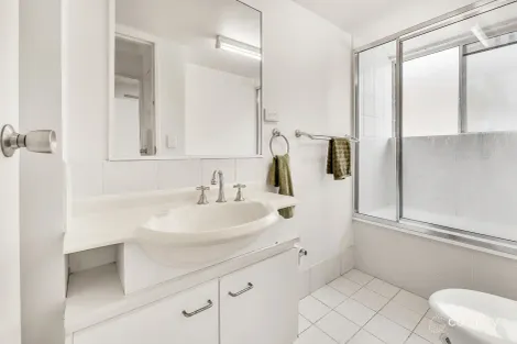 Property photo of 8/25 Federation Avenue Broadbeach QLD 4218