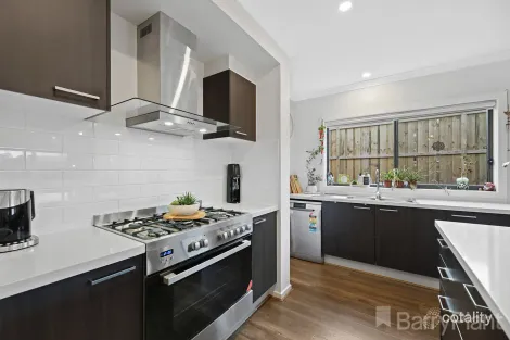 Property photo of 3 Cycad Street Drouin VIC 3818