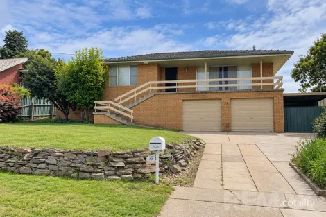 77 Red Hill Rd, Kooringal, NSW 2650