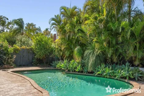 Property photo of 8 Hatfield Way Booragoon WA 6154