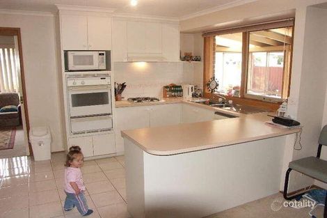 27 Baringa Park Dr, Narre Warren South, VIC 3805