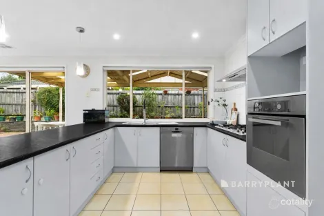 Property photo of 4 Rosewin Court Berwick VIC 3806