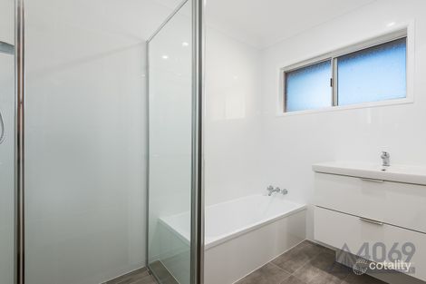 Property photo of 4 Bellini Court Fig Tree Pocket QLD 4069