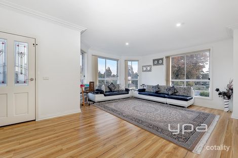 Property photo of 5 Mackellar Drive Roxburgh Park VIC 3064