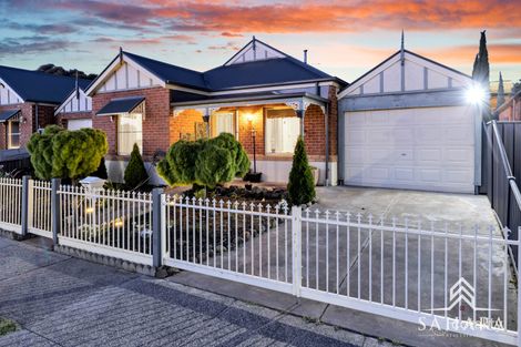 Property photo of 15 Gippsland Way Craigieburn VIC 3064