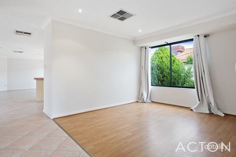 Property photo of 2/2 Sumich Gardens Coogee WA 6166
