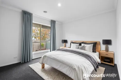 Property photo of 28 Aylmer Road Lynbrook VIC 3975