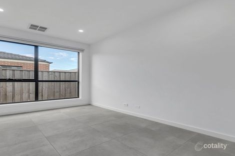 Property photo of 52 Denbigh Loop Mickleham VIC 3064