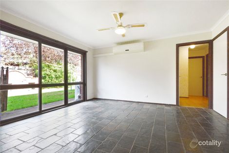 Property photo of 4 Rowena Rise Wantirna South VIC 3152