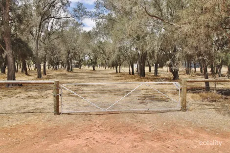 17 Quartermaine Rd, Woodanilling, WA 6316