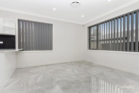 Property photo of 52 Portico Parade Toongabbie NSW 2146