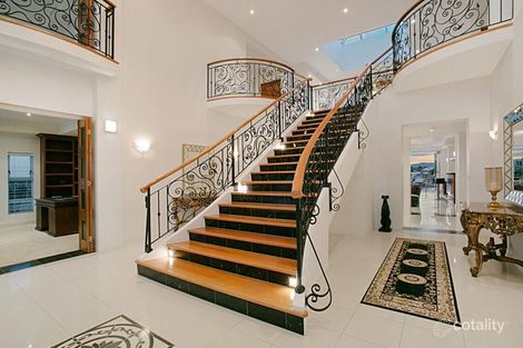 Property photo of 53 Sir Bruce Small Boulevard Benowa QLD 4217