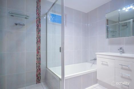 Property photo of 18 Nevern Street Macgregor QLD 4109