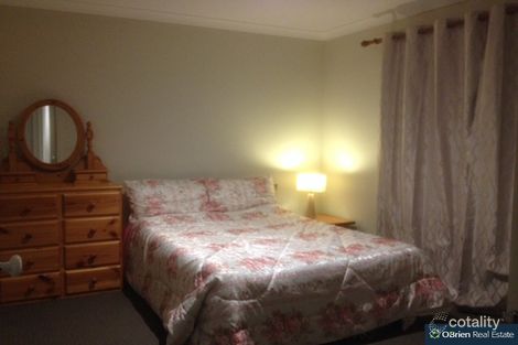 Property photo of 15 Pepperbush Circuit Cranbourne VIC 3977