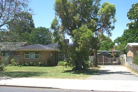 77 Pearl Rd, Cloverdale, WA 6105