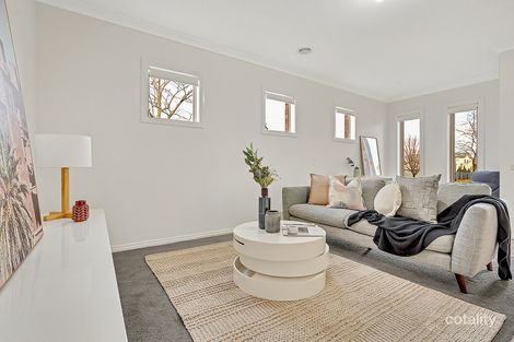 Property photo of 2 Bowral Loop Craigieburn VIC 3064