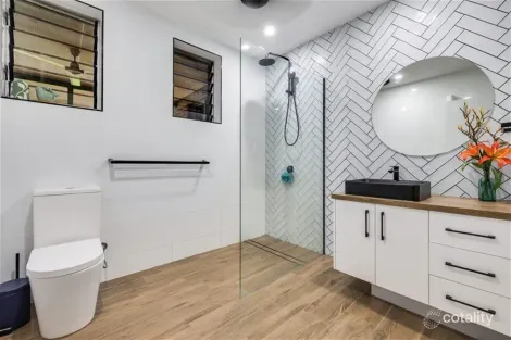 Property photo of 36 Bayfield Road Malak NT 0812