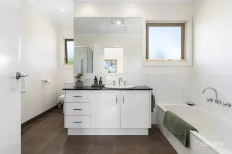Property photo of 27 Allen Drive Mount Eliza VIC 3930
