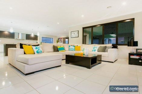 Property photo of 6 Faringdon Crescent Cranbourne North VIC 3977