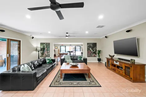 Property photo of 12 Killara Court Werribee VIC 3030