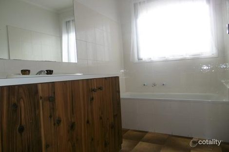 Property photo of 2 Wirraway Crescent Thomastown VIC 3074