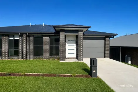 2/20 Dodworth St, Farley, NSW 2320