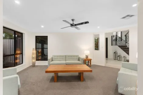 Property photo of 9 Fletcher Terrace Ormiston QLD 4160