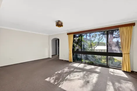 Property photo of 1 Packard Close Killarney Vale NSW 2261