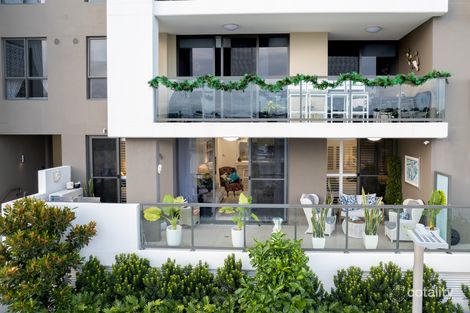 Property photo of 103/37 Sickle Avenue Hope Island QLD 4212