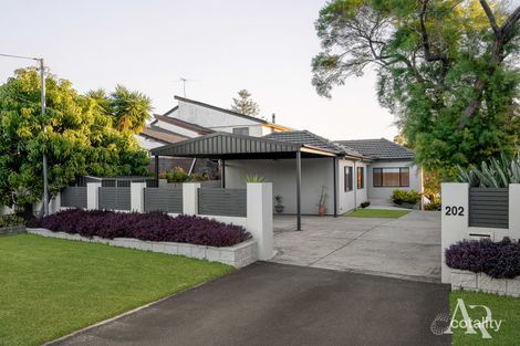 202 Henry Lawson Dr, Georges Hall, NSW 2198